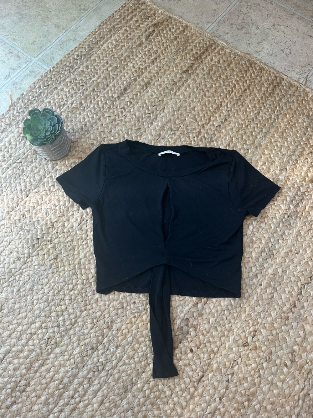 CROP TIE FRONT TOP